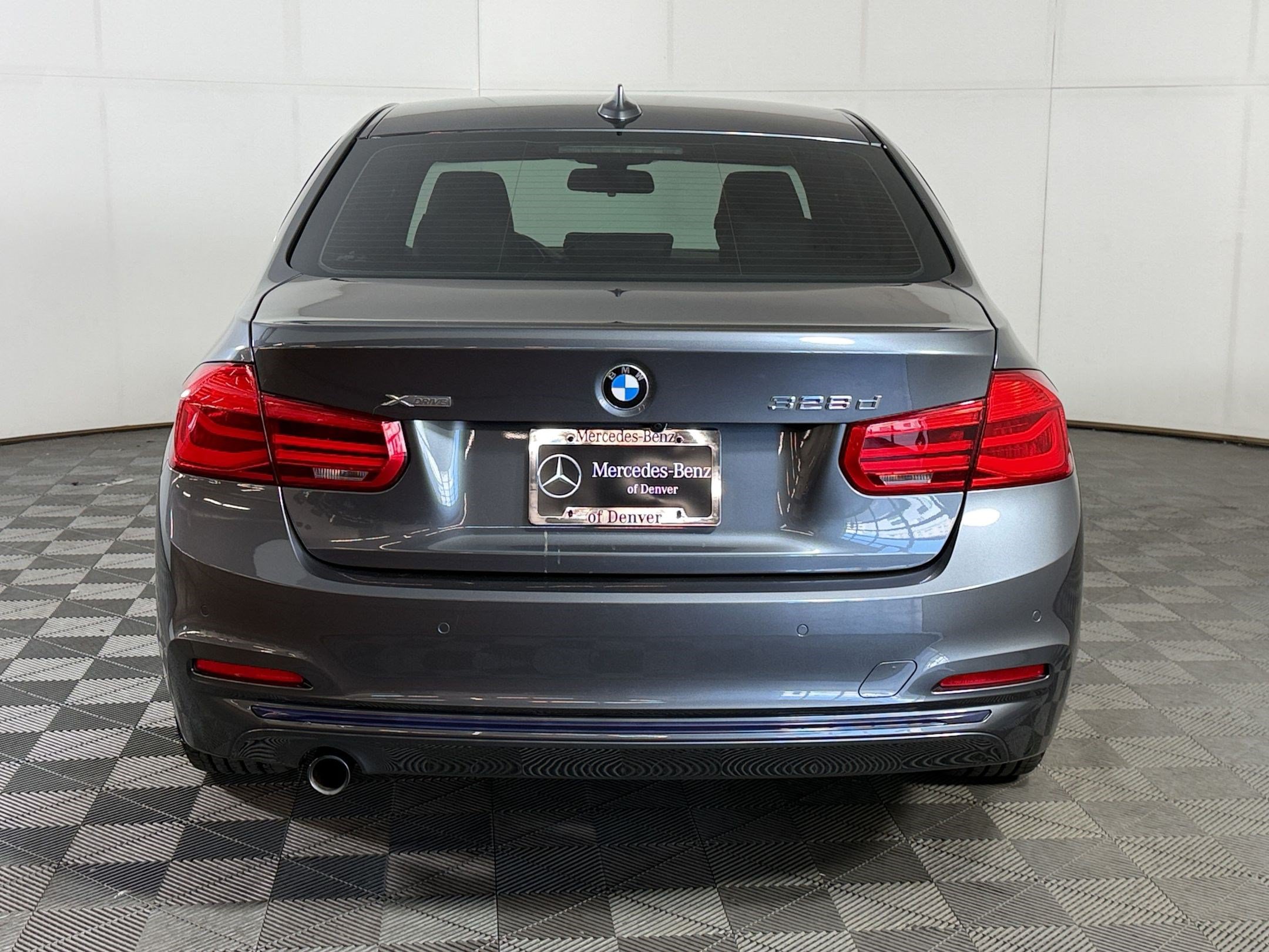 Used 2017 BMW 328d xDrive Sedan AWD/4WD image 10