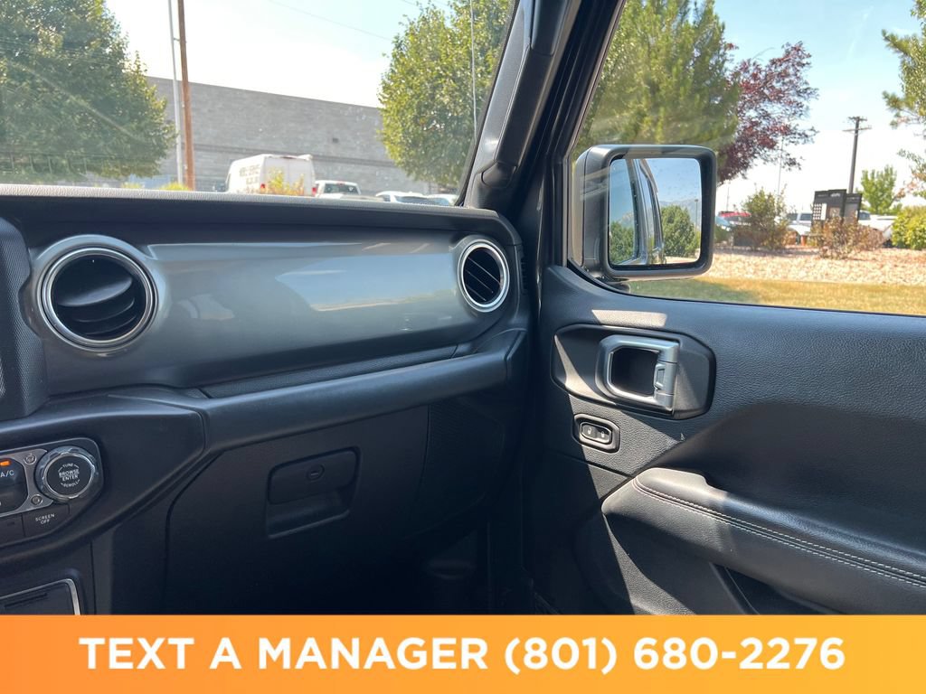 Used 2019 Jeep Wrangler Unlimited Sahara AWD/4WD image 27
