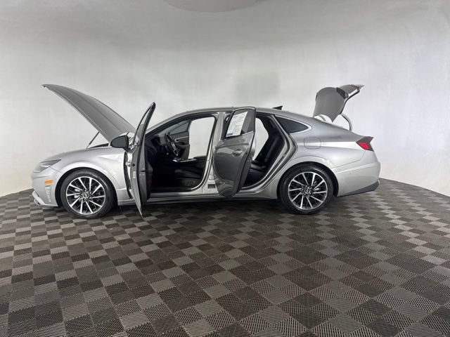 Used 2022 Hyundai Sonata Limited FWD image 11