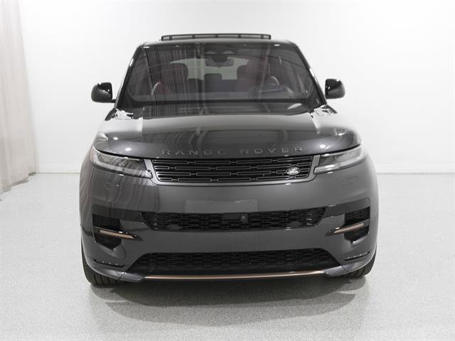 Used 2023 Land Rover Range Rover Sport SE Dynamic image 2