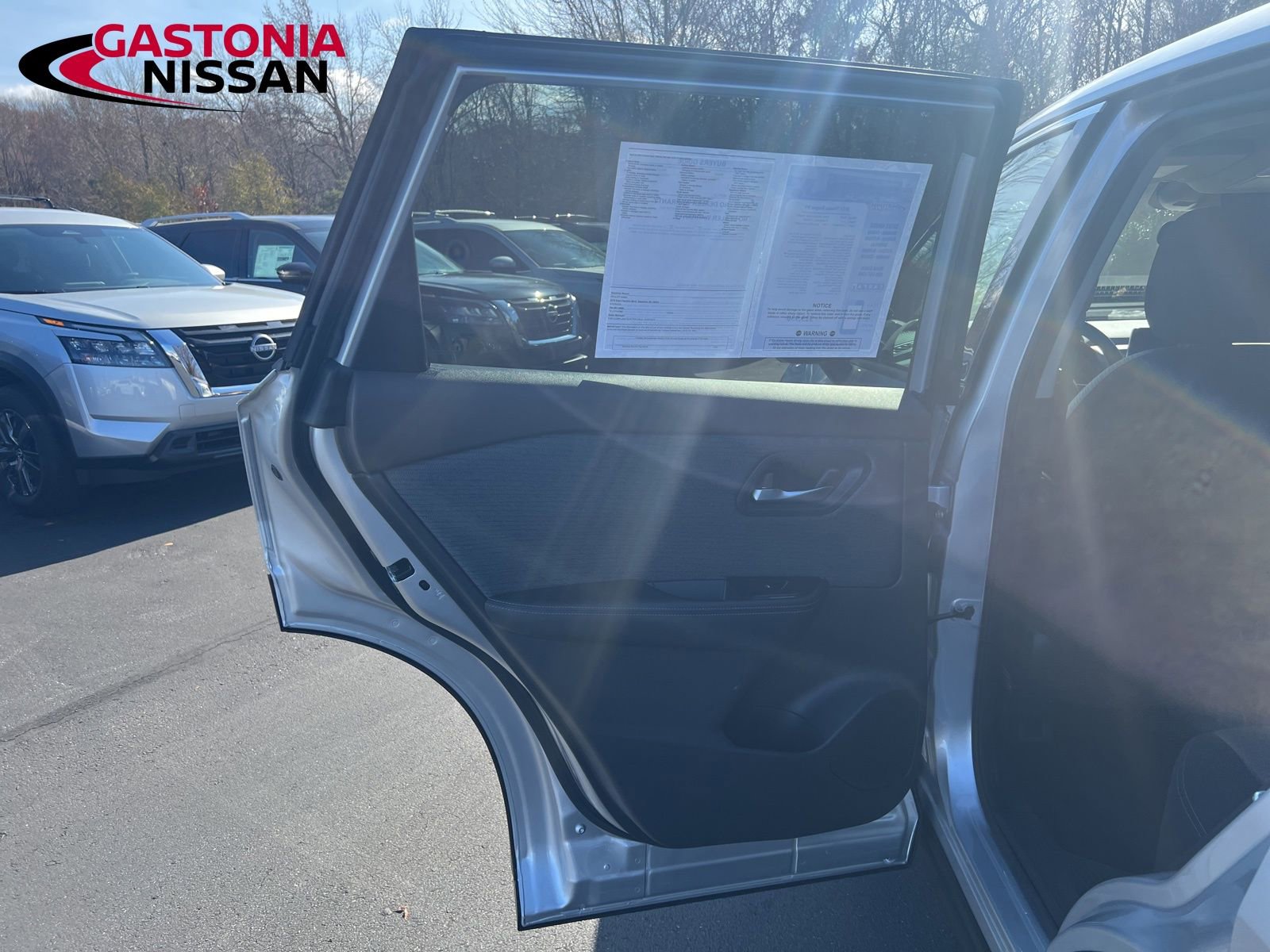 Used 2021 Nissan Rogue SV image 33