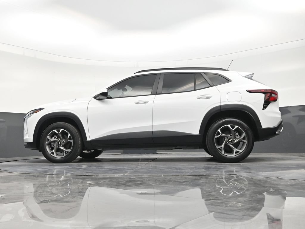 Used 2024 Chevrolet Trax LT w/ Driver Confidence Package FWD image 21