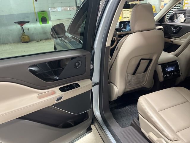 Used 2023 Lincoln Aviator Reserve w/ Elements Package Plus image 23