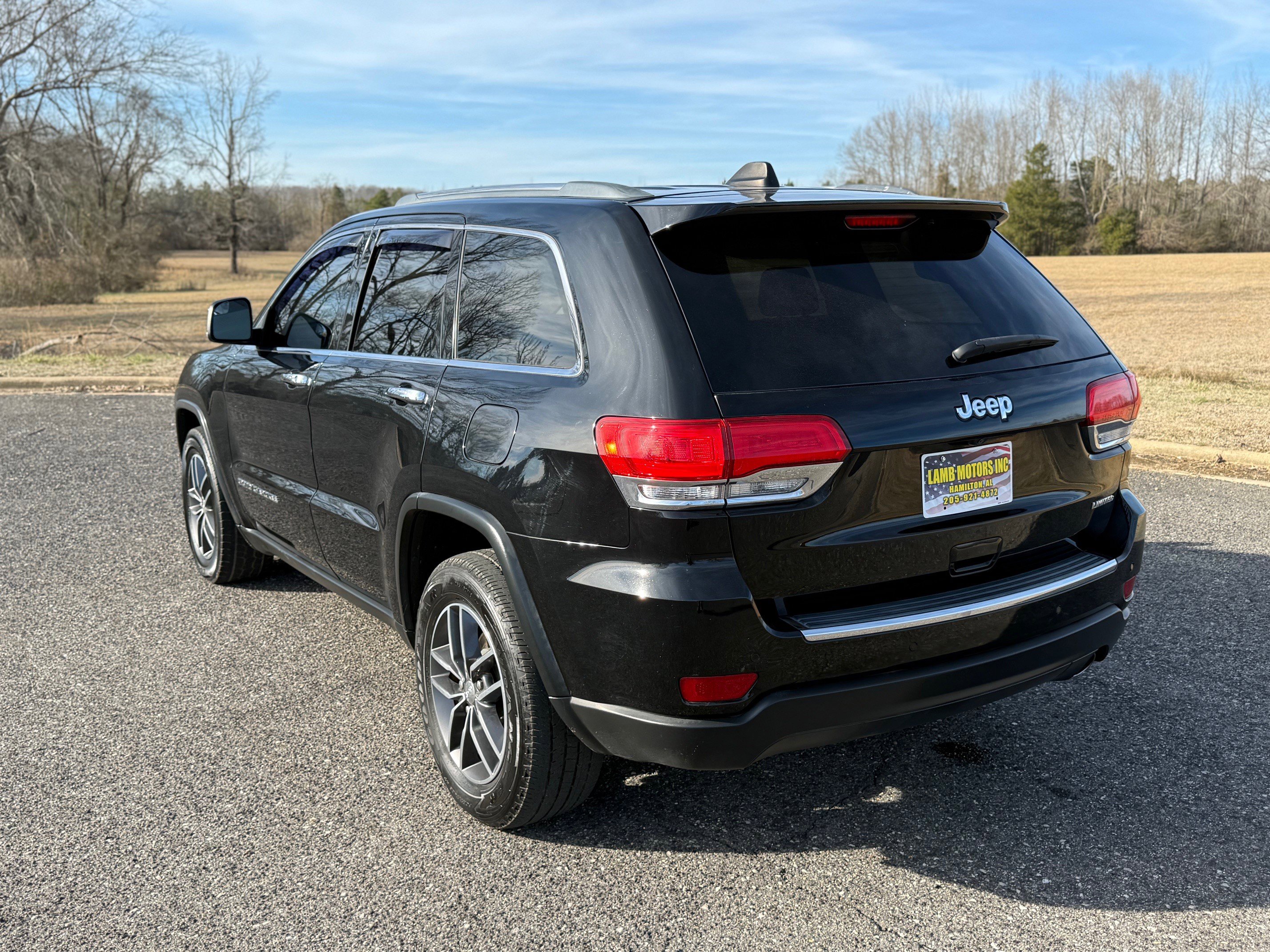 Used 2017 Jeep Grand Cherokee Limited w/ Luxury Group II image 3