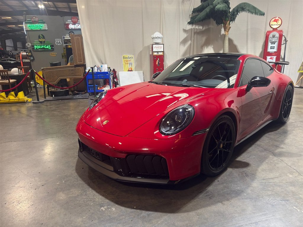 Used 2026 Porsche 911 GTS image 9