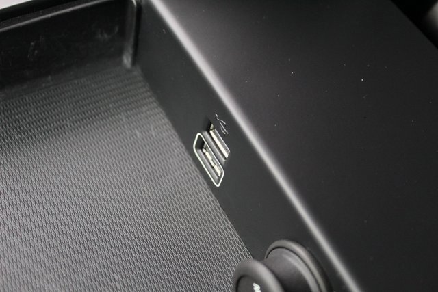 Certified 2022 Volvo S60 T8 R-Design image 28