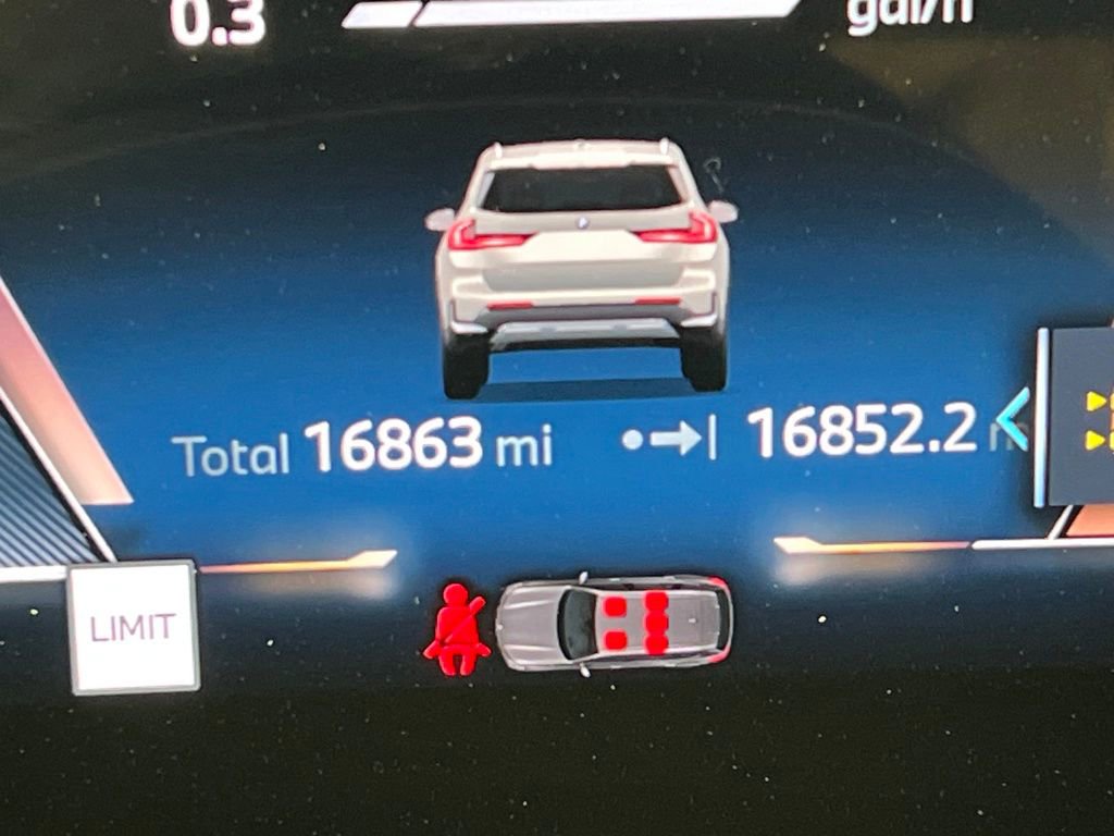 Used 2025 BMW X1 xDrive28i w/ Premium Package image 40