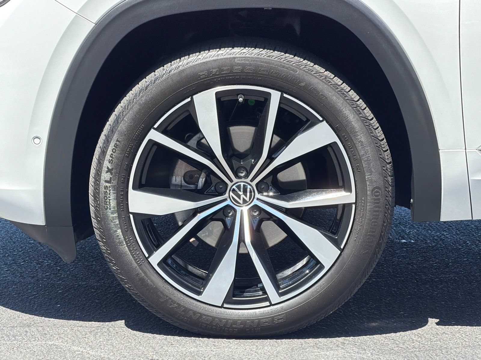 Used 2024 Volkswagen Atlas SEL Premium R-Line AWD/4WD image 25