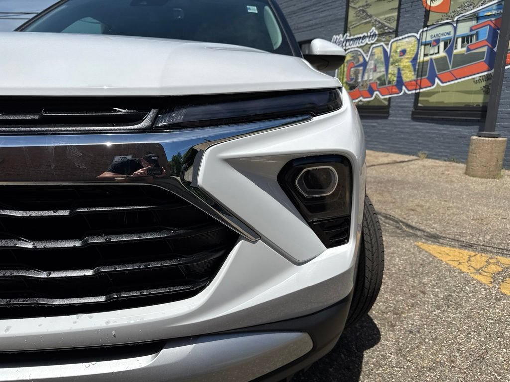 New 2026 Chevrolet TrailBlazer LT w/ Convenience Package FWD image 3