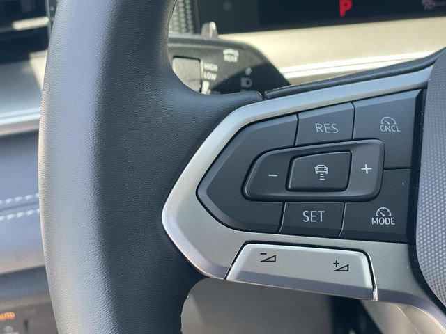 Certified 2026 Volkswagen Tiguan SE w/ Panoramic Sunroof Package FWD image 8
