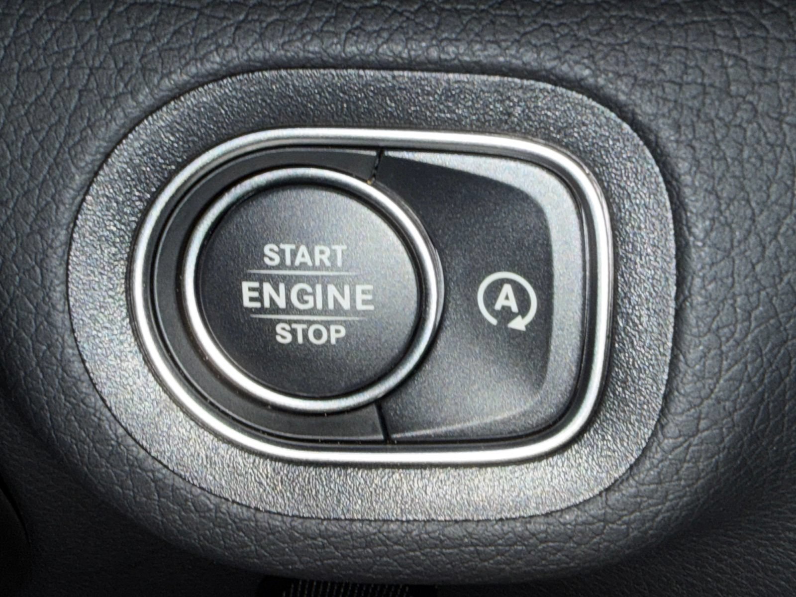 Used 2026 Mercedes-Benz GLS 450 4MATIC w/ AMG Line Exterior image 33