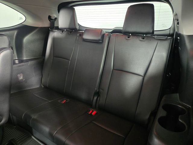 Used 2024 Toyota Highlander XLE image 18