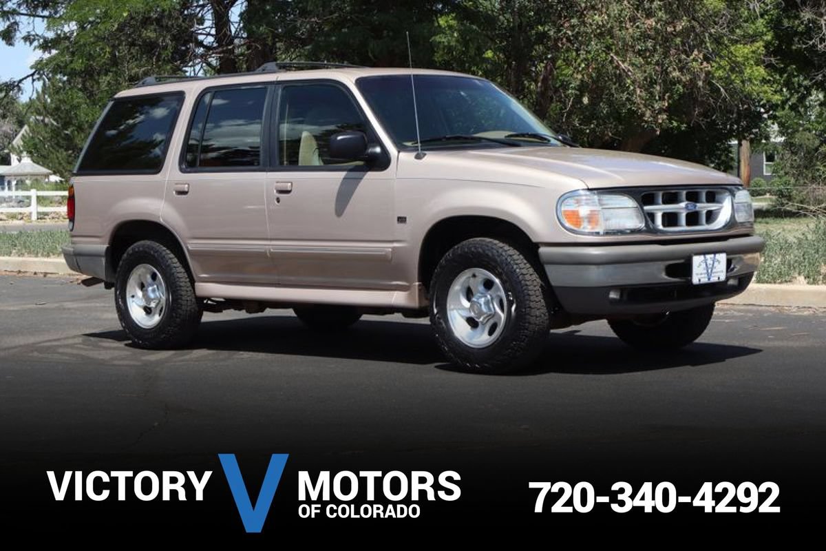 Used 1996 Ford Explorer XLT AWD/4WD image 1