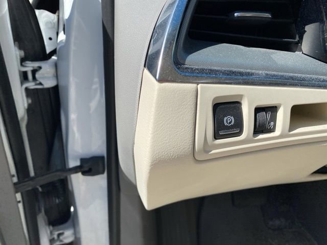 Used 2018 Cadillac XT5 Luxury w/ Driver Awareness Package AWD/4WD image 27