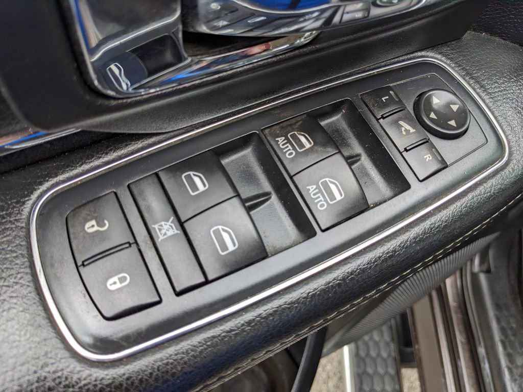 Used 2016 RAM 1500 Laramie w/ Convenience Group AWD/4WD image 58