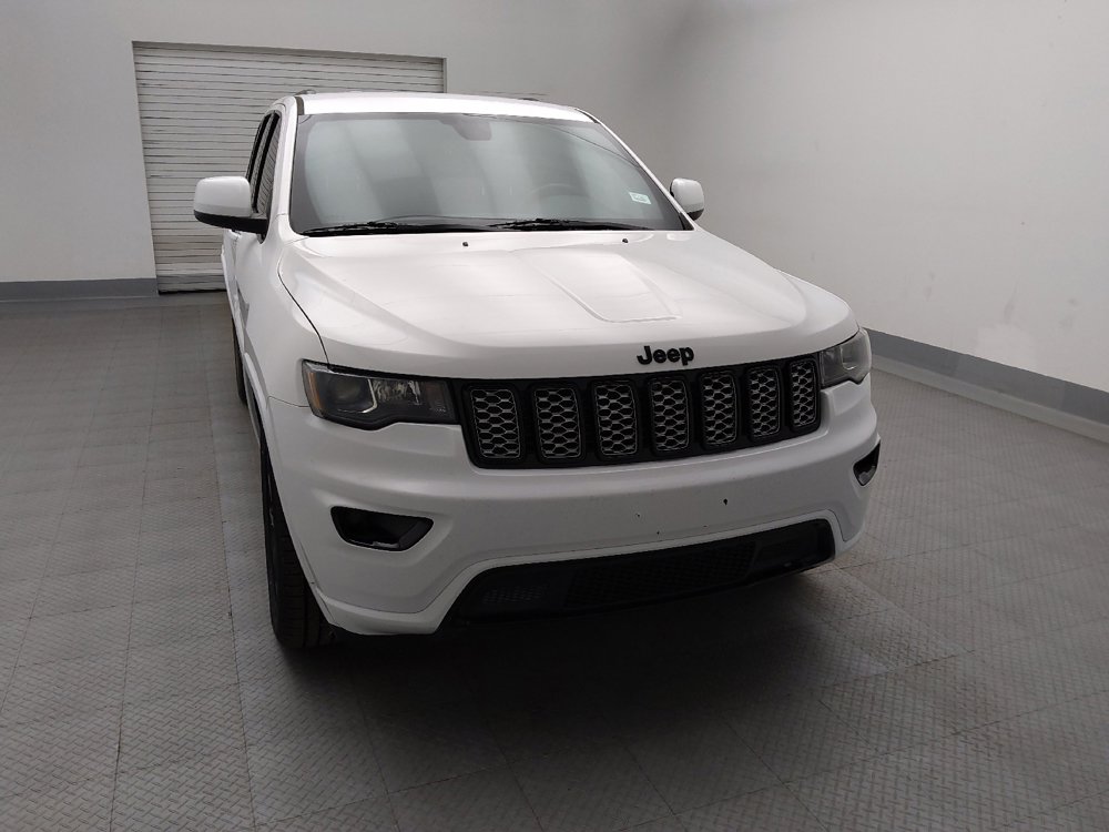Used 2019 Jeep Grand Cherokee Altitude RWD image 14