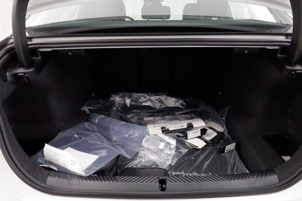 New 2026 BMW 530i xDrive w/ Premium Package image 18