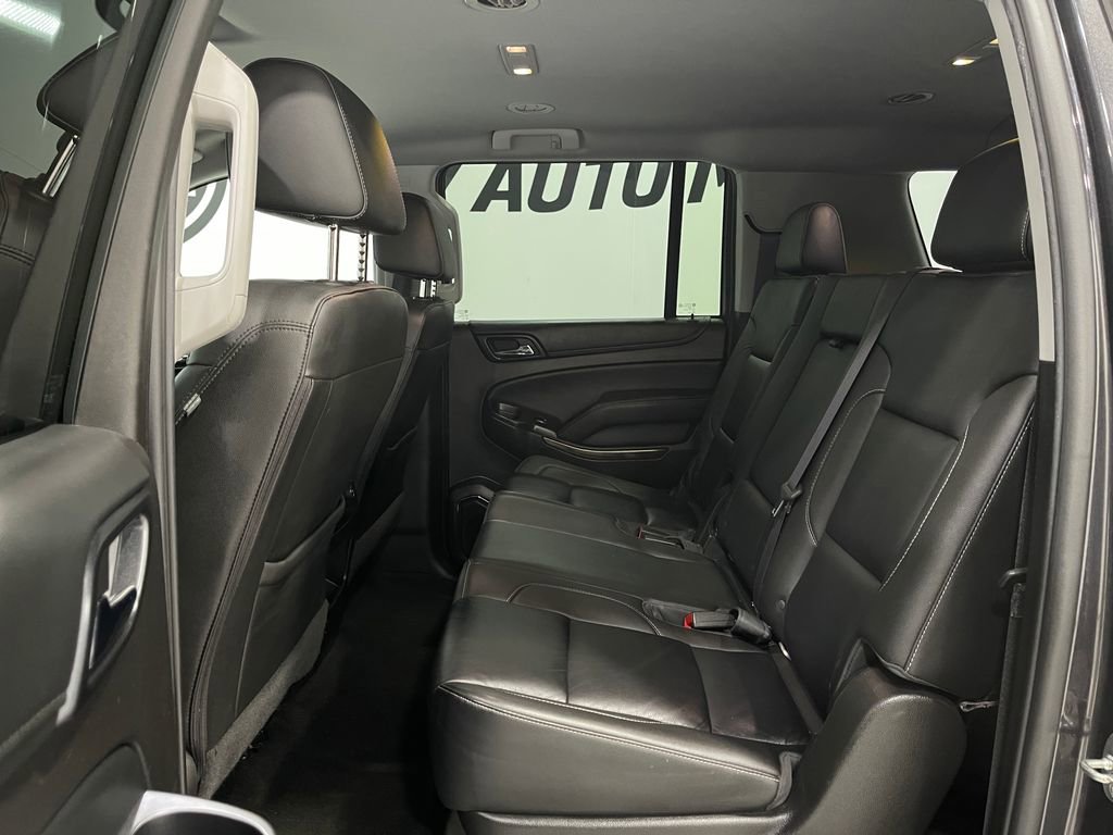 Used 2017 Chevrolet Suburban LT image 30