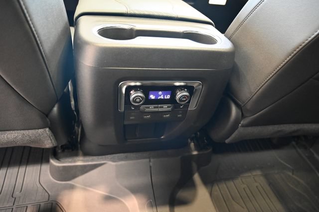 New 2026 GMC Yukon AT4 w/ AT4 Premium Plus Package AWD/4WD image 34
