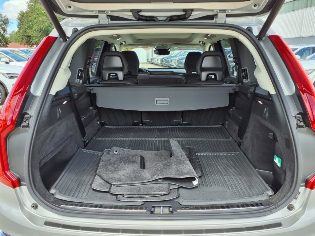 Certified 2024 Volvo XC90 T8 Plus w/ Protection Package Premier image 18