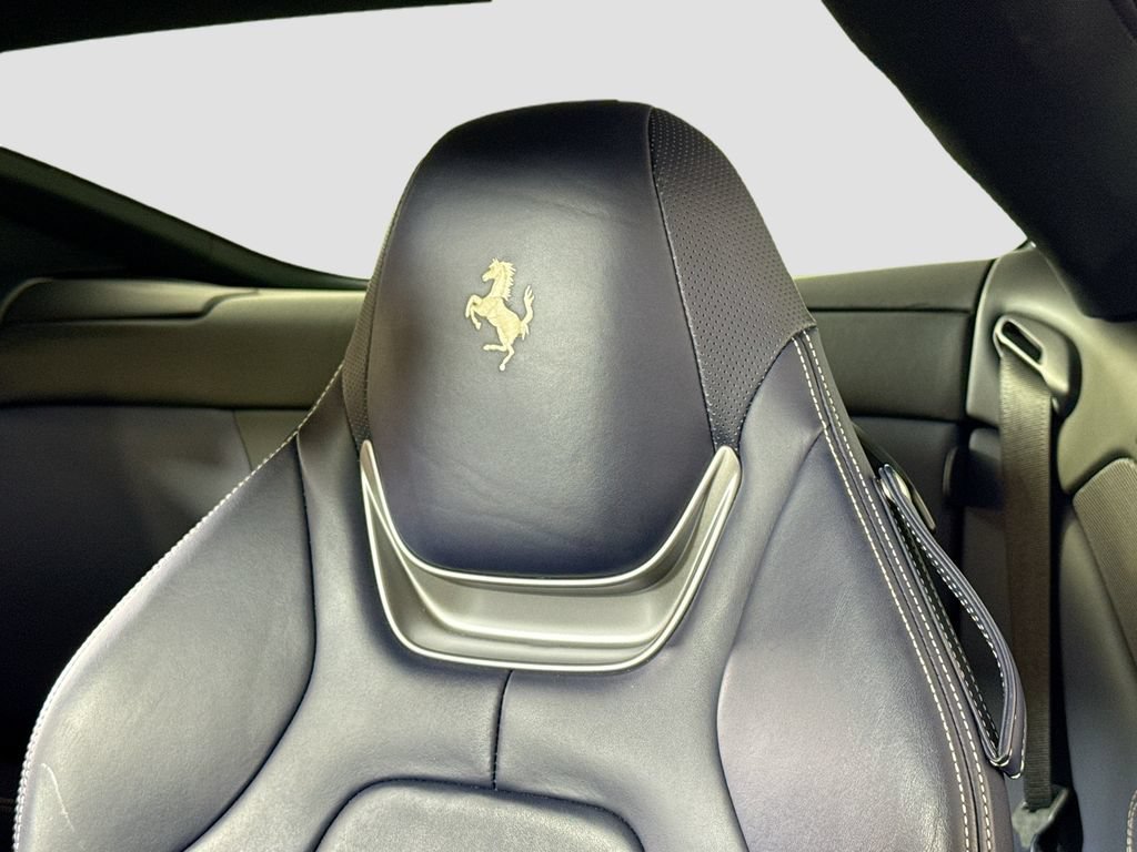 Used 2019 Ferrari Portofino RWD image 20