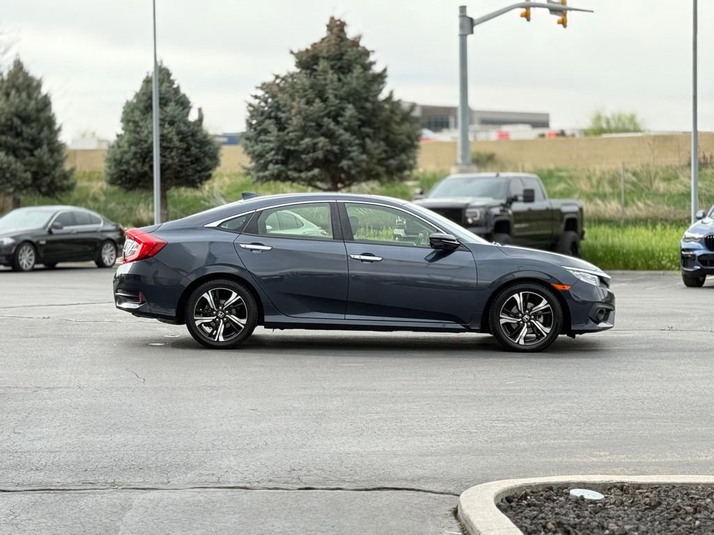 Used 2018 Honda Civic Touring image 4