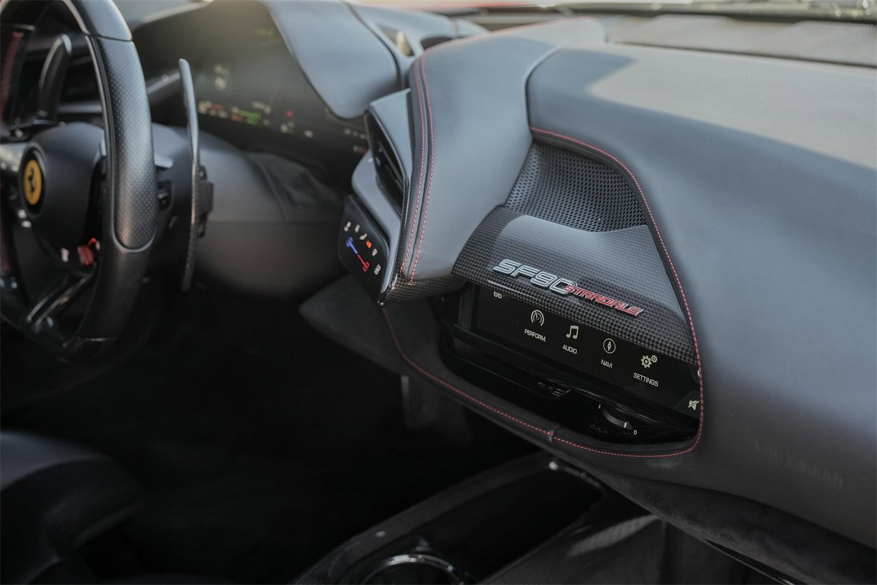 Used 2021 Ferrari SF90 Stradale Base image 35