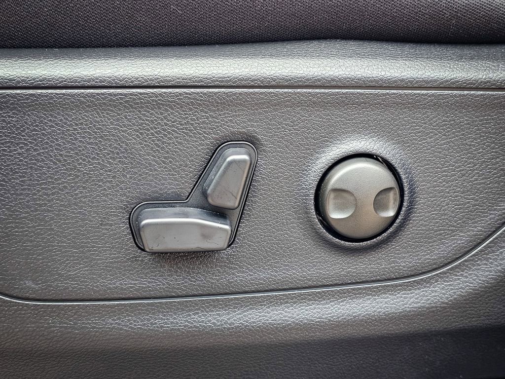 New 2026 RAM 1500 4x4 Crew Cab image 16