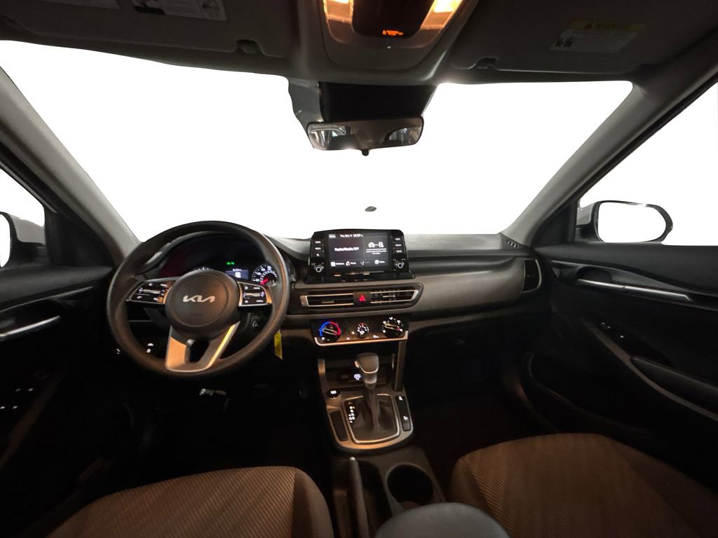 Used 2023 Kia Seltos LX image 17