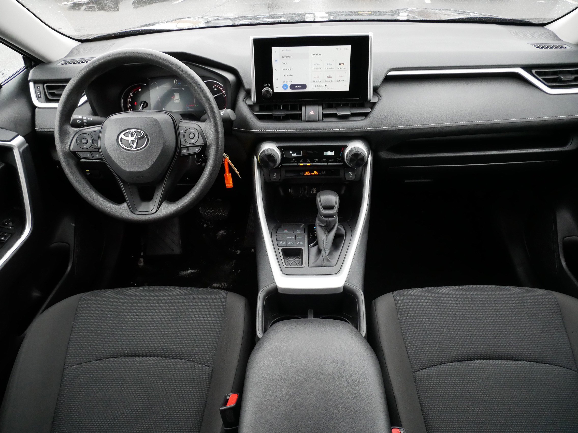 Used 2025 Toyota RAV4 LE image 10