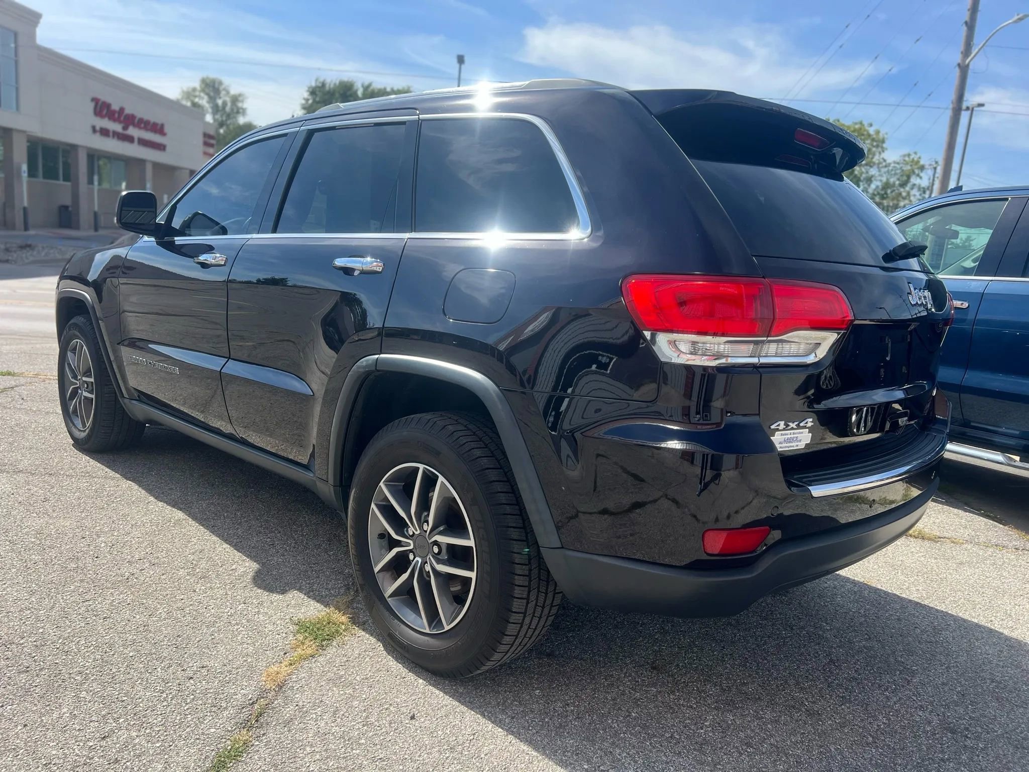 Used 2019 Jeep Grand Cherokee Limited w/ Luxury Group II image 4