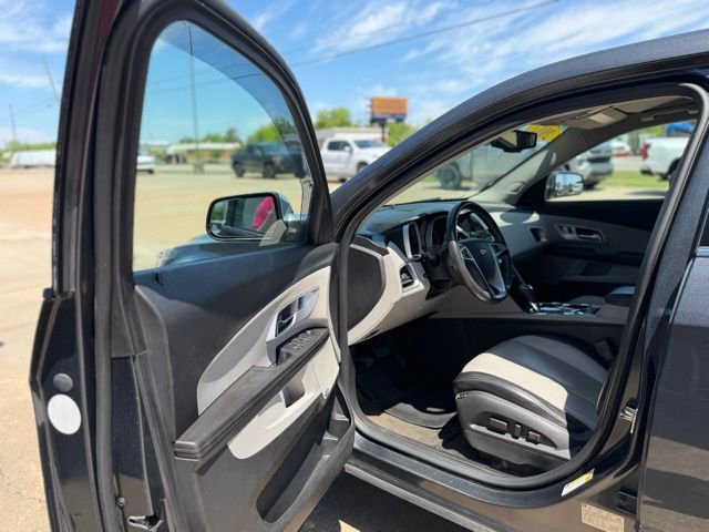Used 2017 Chevrolet Equinox Premier w/ Enhanced Convenience Package AWD/4WD image 10