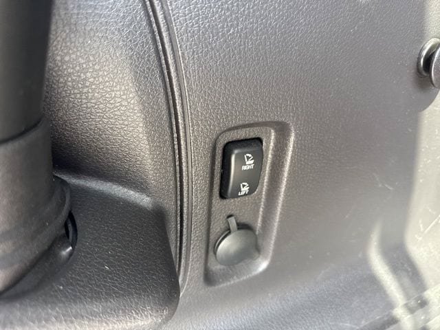Used 2013 Lincoln MKX AWD image 25