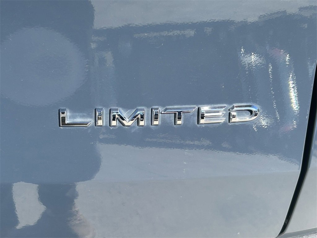 Used 2024 Toyota Grand Highlander Limited image 11