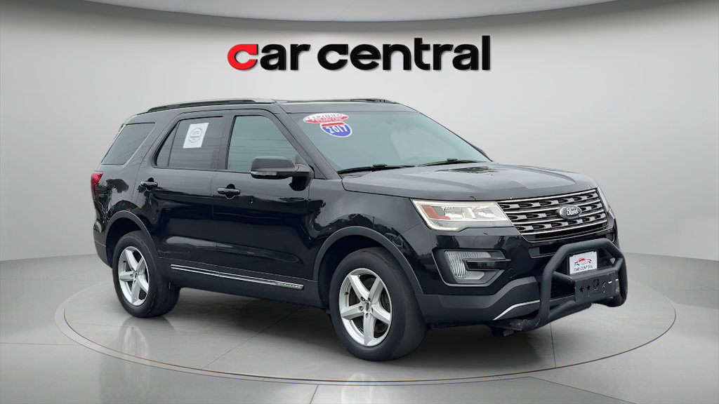 Used 2017 Ford Explorer XLT AWD/4WD image 7