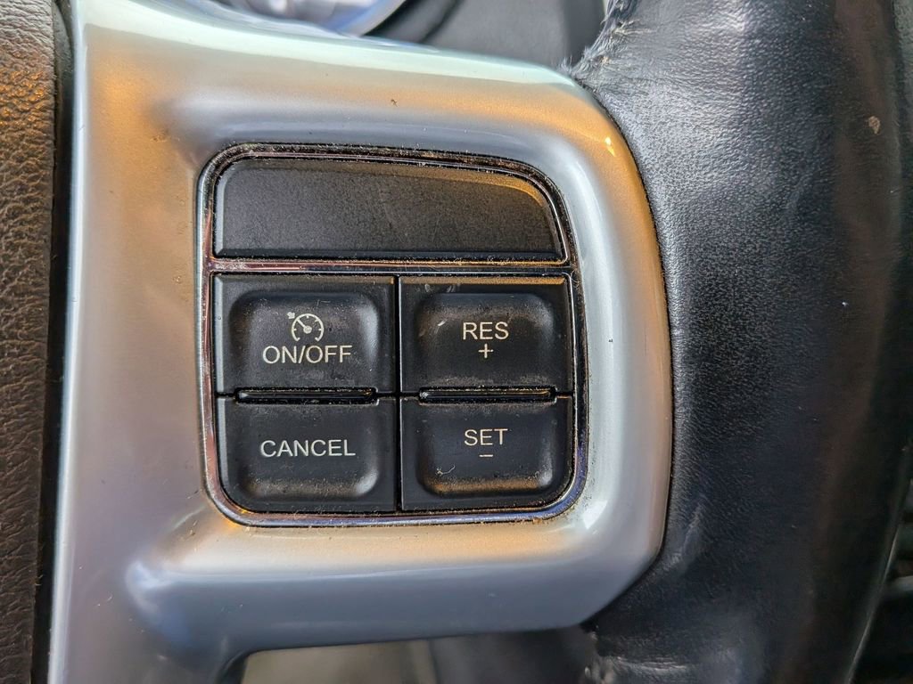 Used 2013 Chrysler 300 C image 5