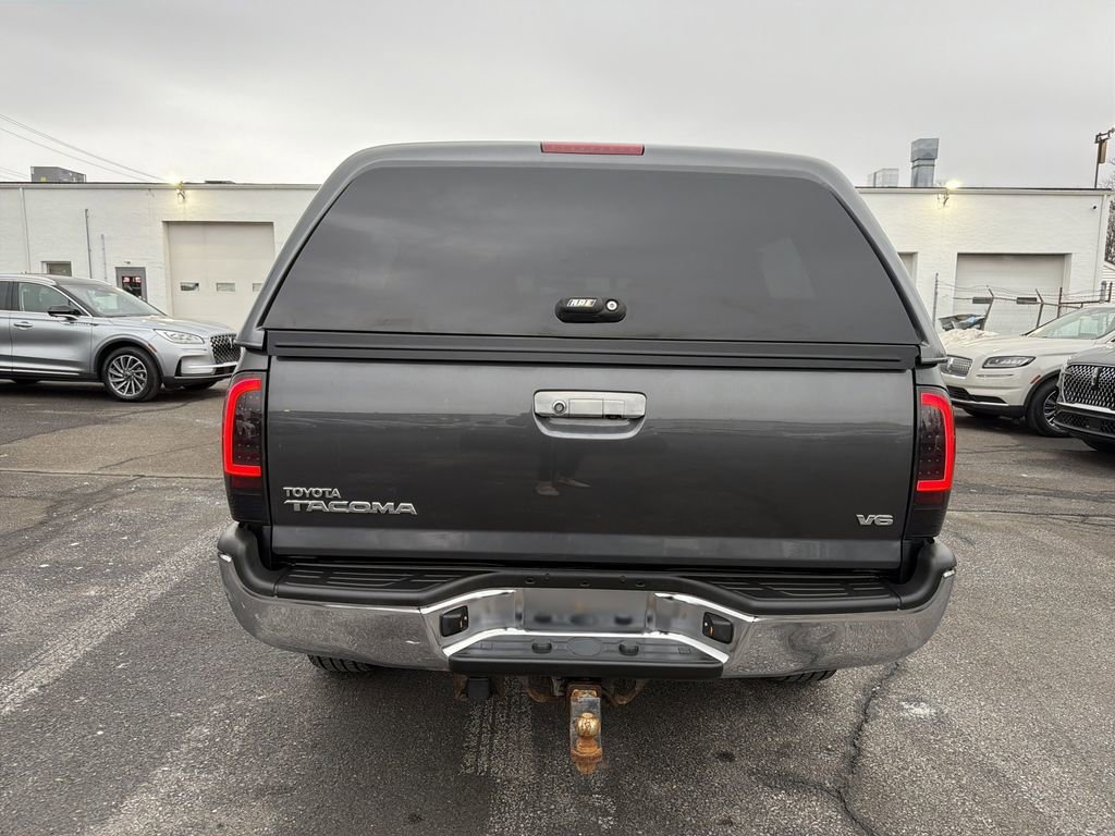 Used 2015 Toyota Tacoma 4x4 Double Cab w/ TRD Off-Road Package image 4