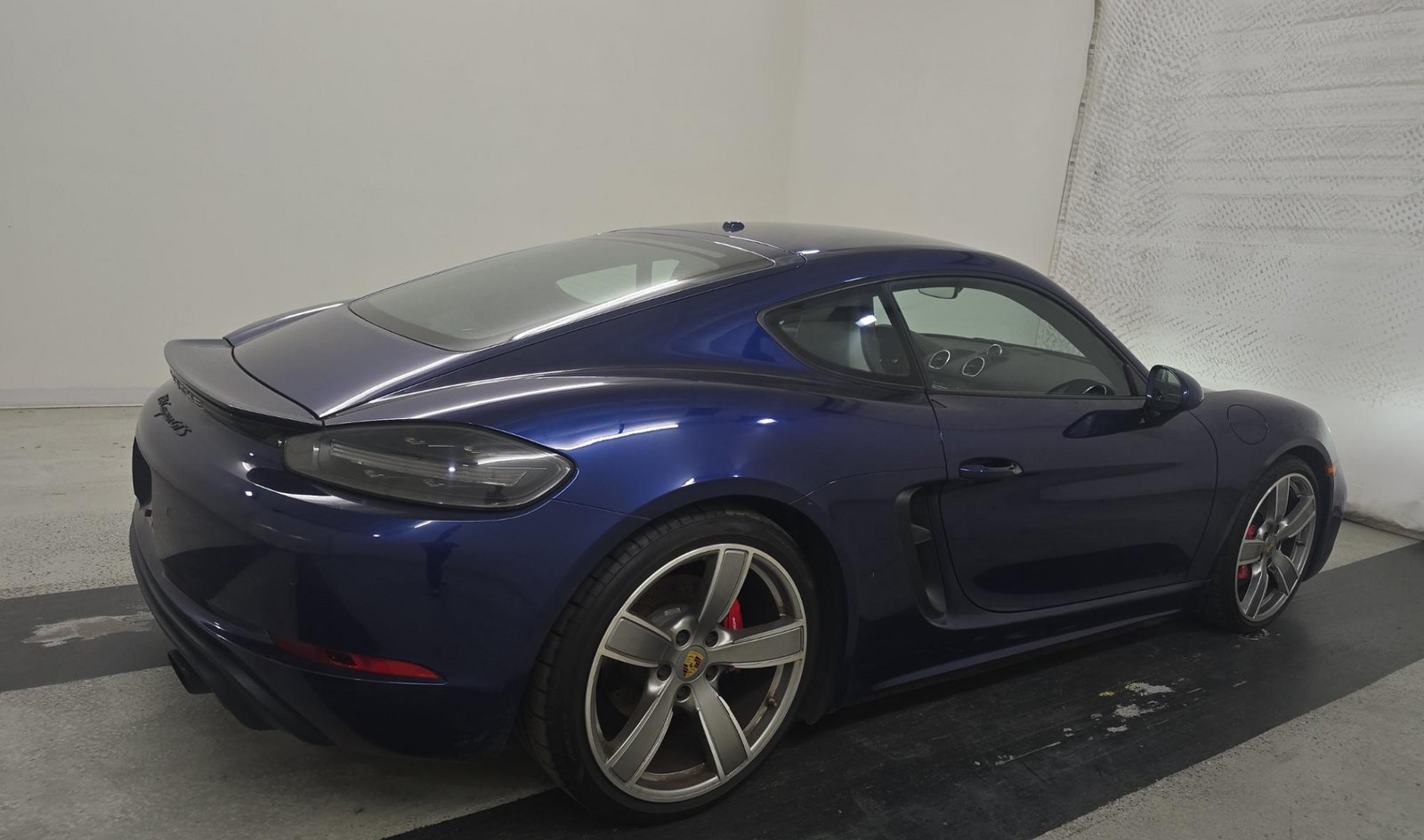 Used 2022 Porsche 718 Cayman GTS w/ Premium Package RWD image 4