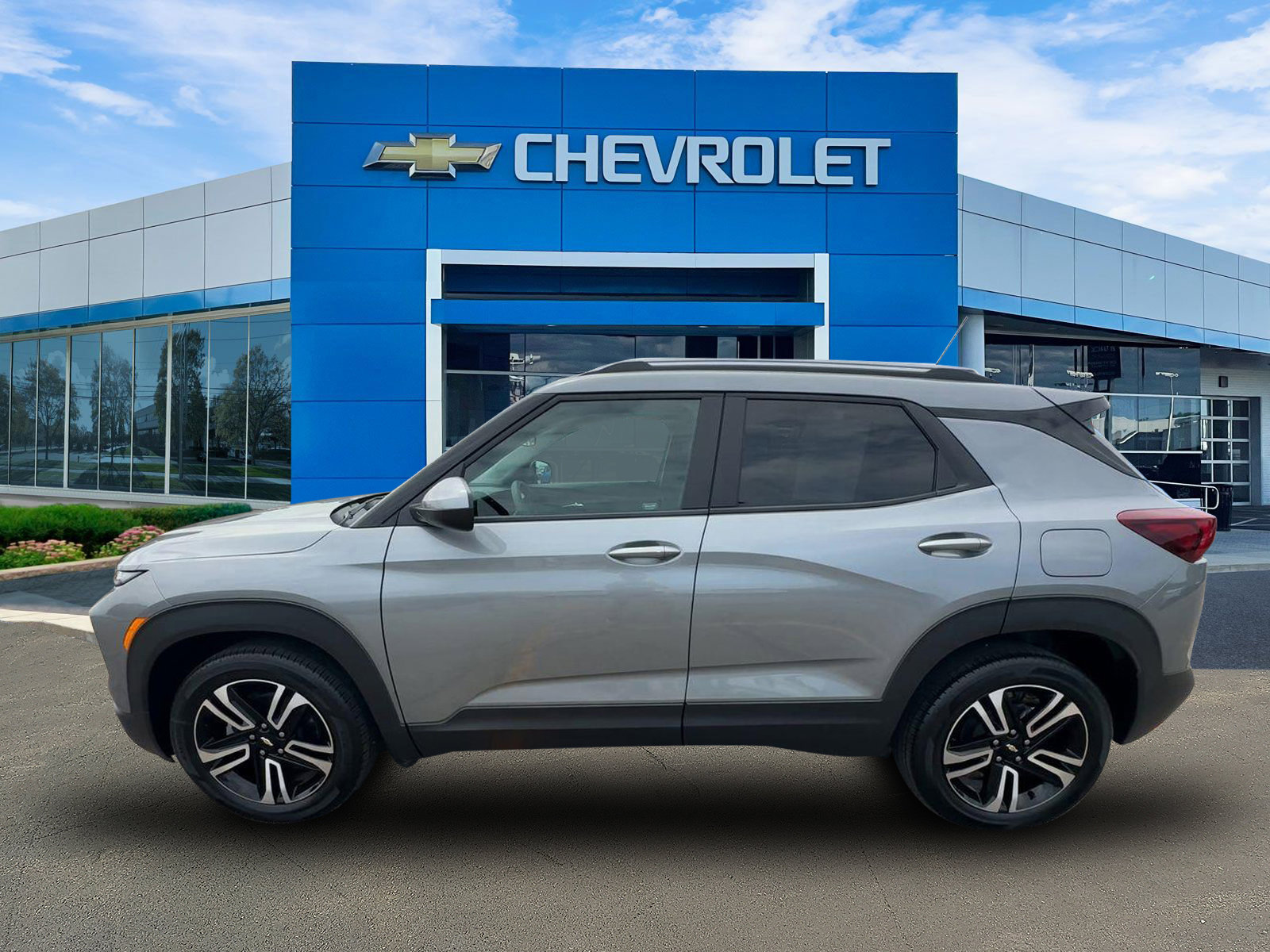 Certified 2024 Chevrolet TrailBlazer LT w/ Driver Confidence Package image 5