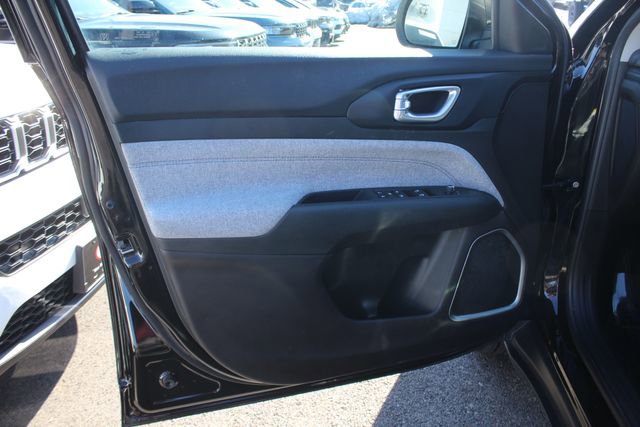 Used 2022 Jeep Compass Latitude w/ Convenience Group image 20