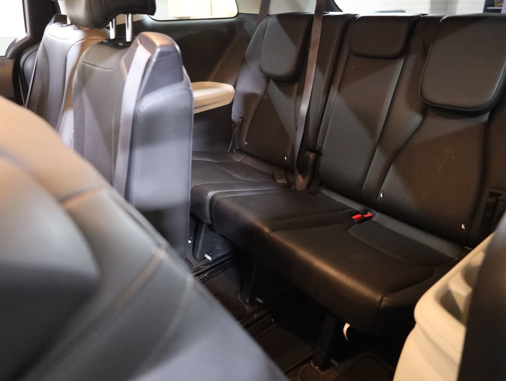 Used 2022 Kia Carnival LX FWD image 54