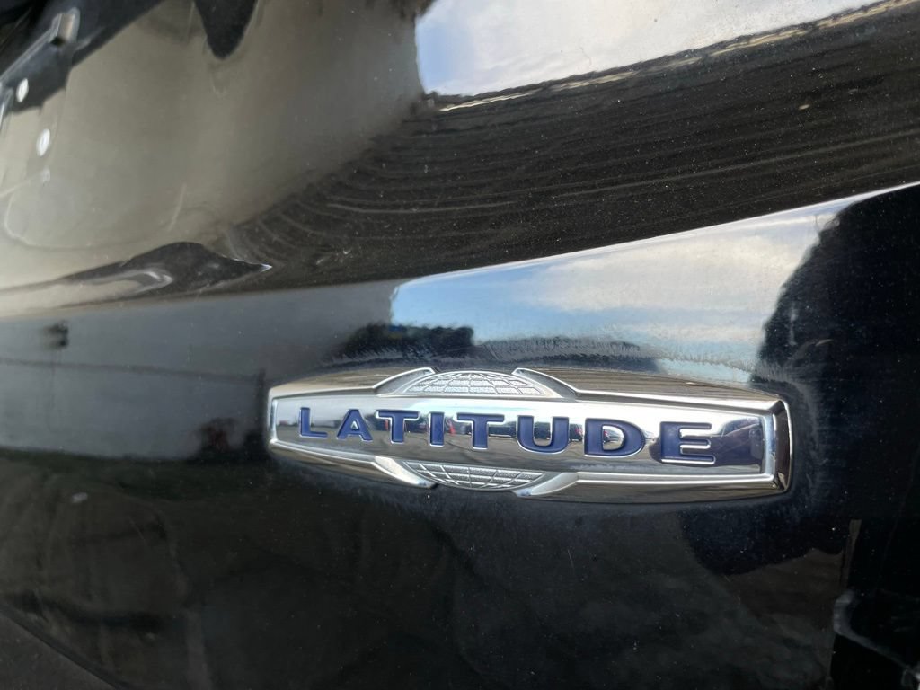 Used 2021 Jeep Renegade Latitude AWD/4WD image 8