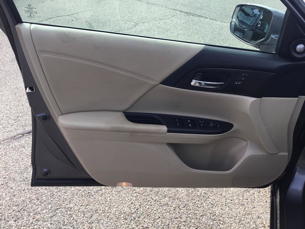 Used 2015 Honda Accord EX-L image 16
