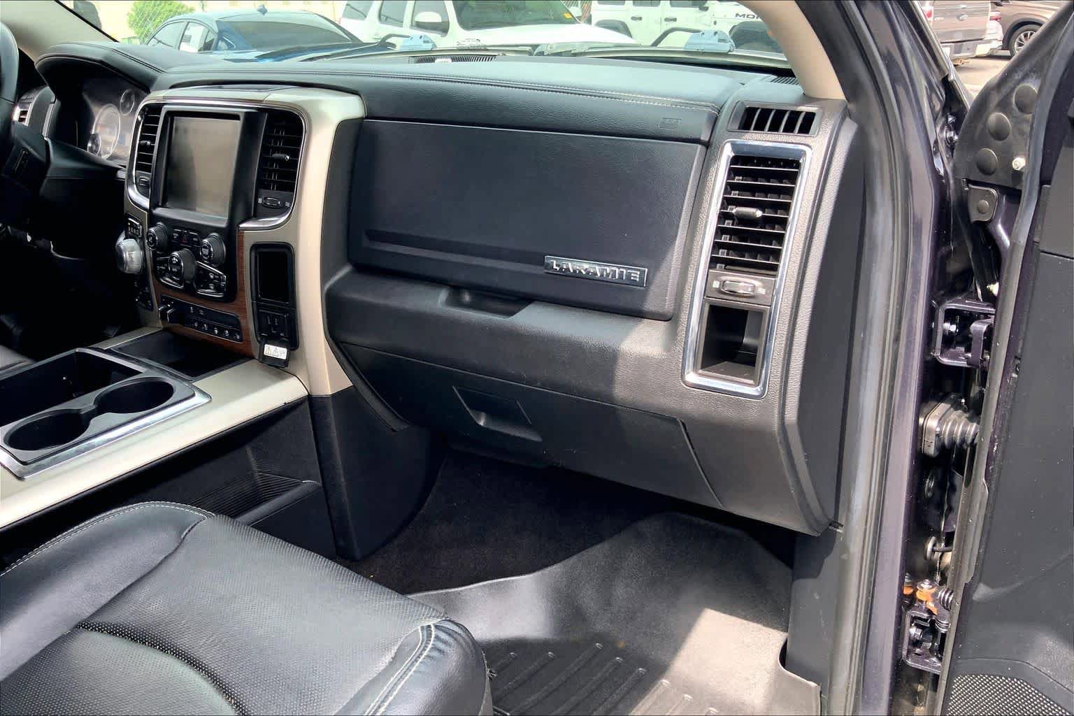 Used 2014 RAM 1500 Laramie w/ Convenience Group AWD/4WD image 17