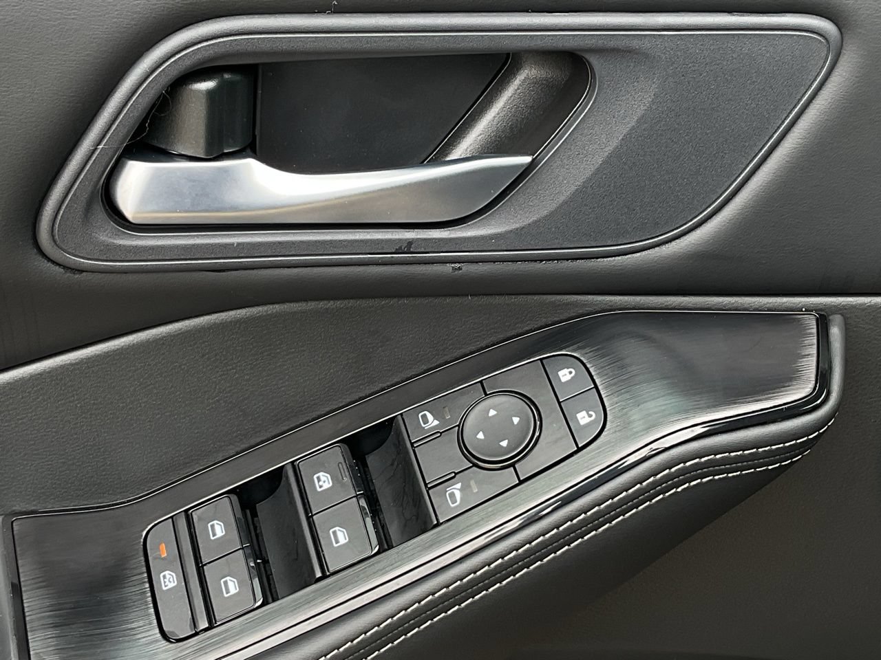 New 2026 Nissan Rogue SV w/ Cold Weather Package FWD image 12