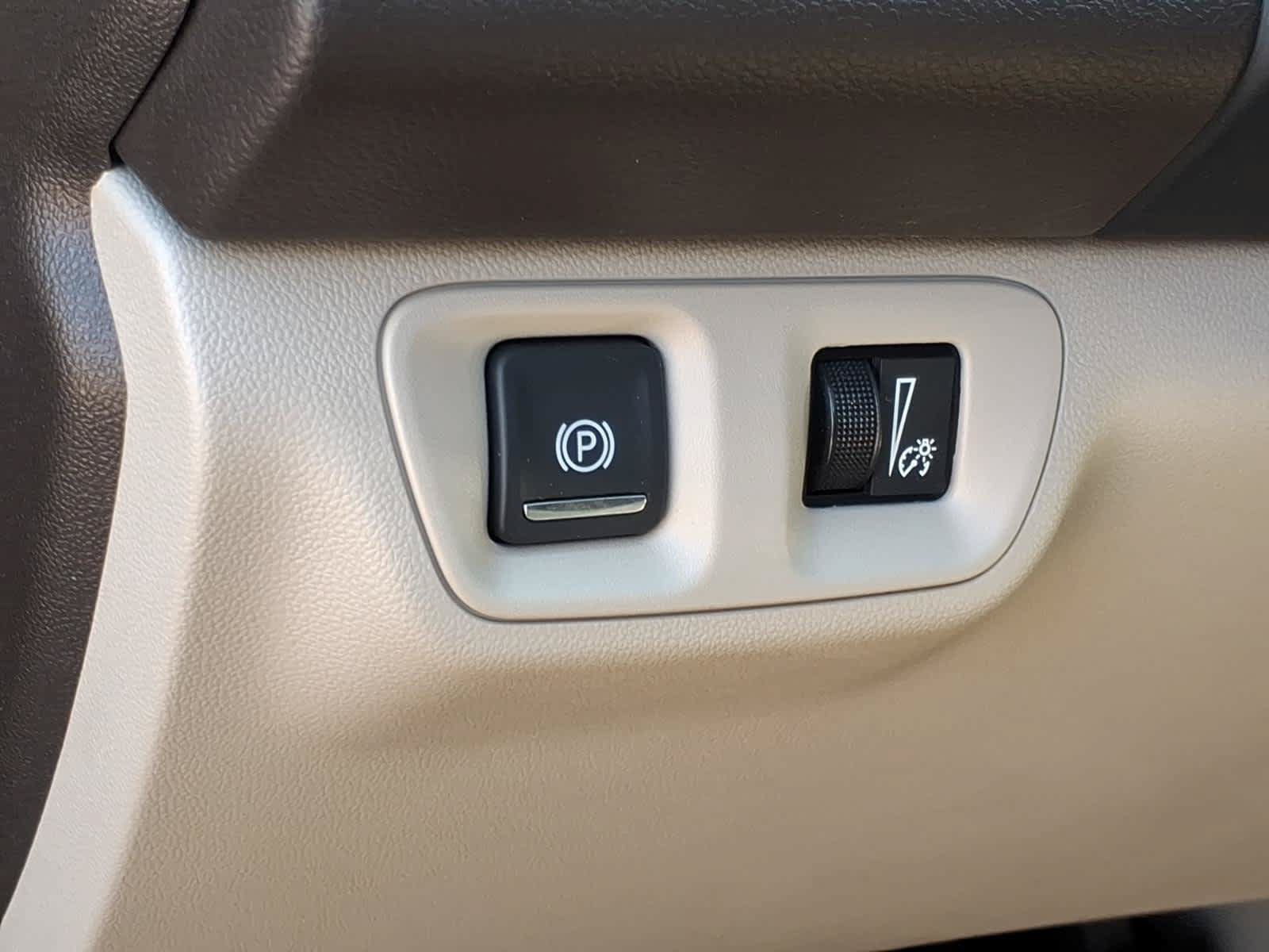 Certified 2019 GMC Acadia Denali w/ Technology Package FWD image 7