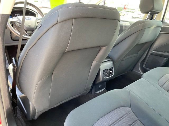 Used 2020 Ford Fusion SE FWD image 29