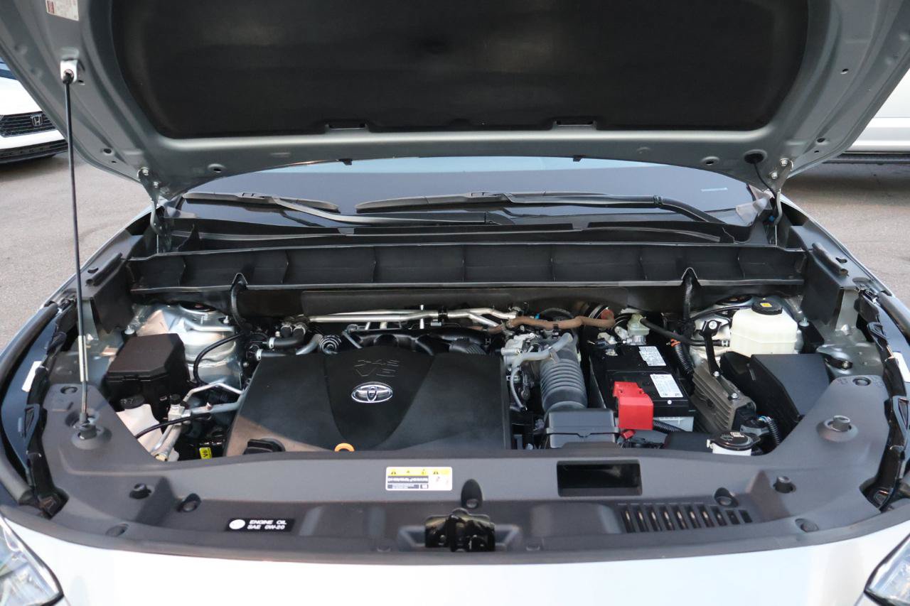 Used 2020 Toyota Highlander Limited FWD image 16