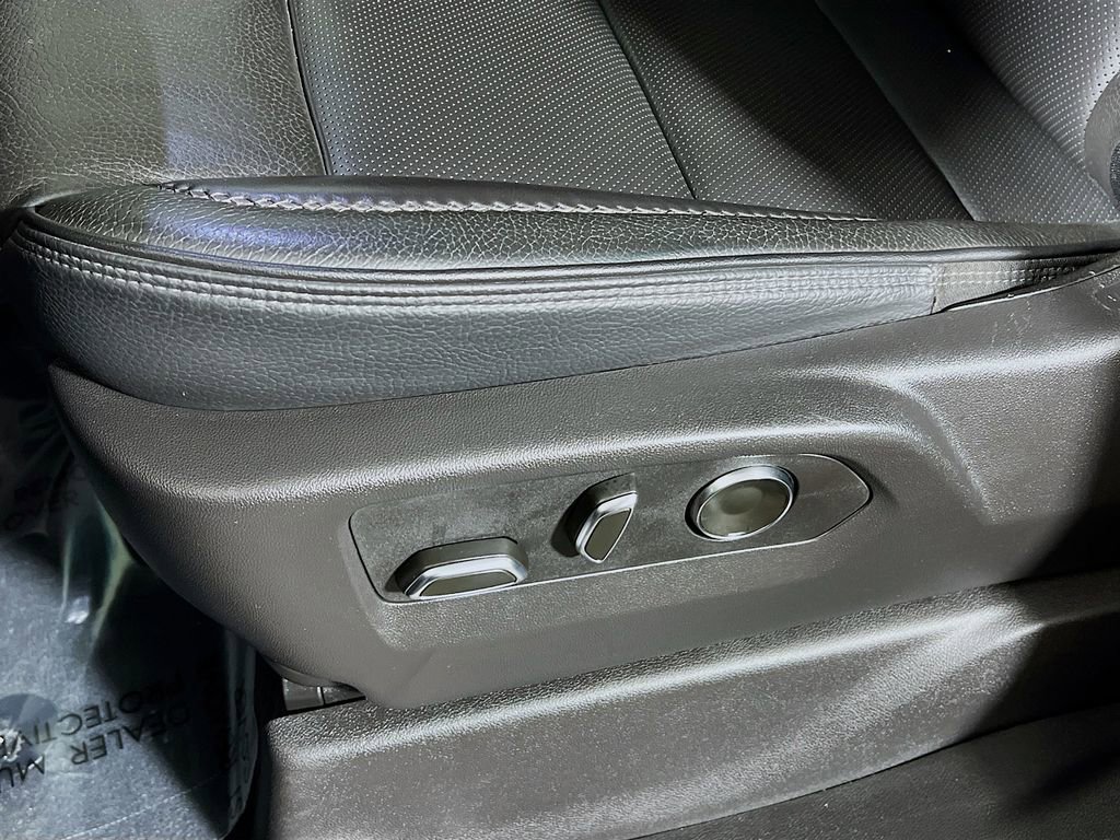 Used 2025 GMC Sierra 1500 Denali image 16