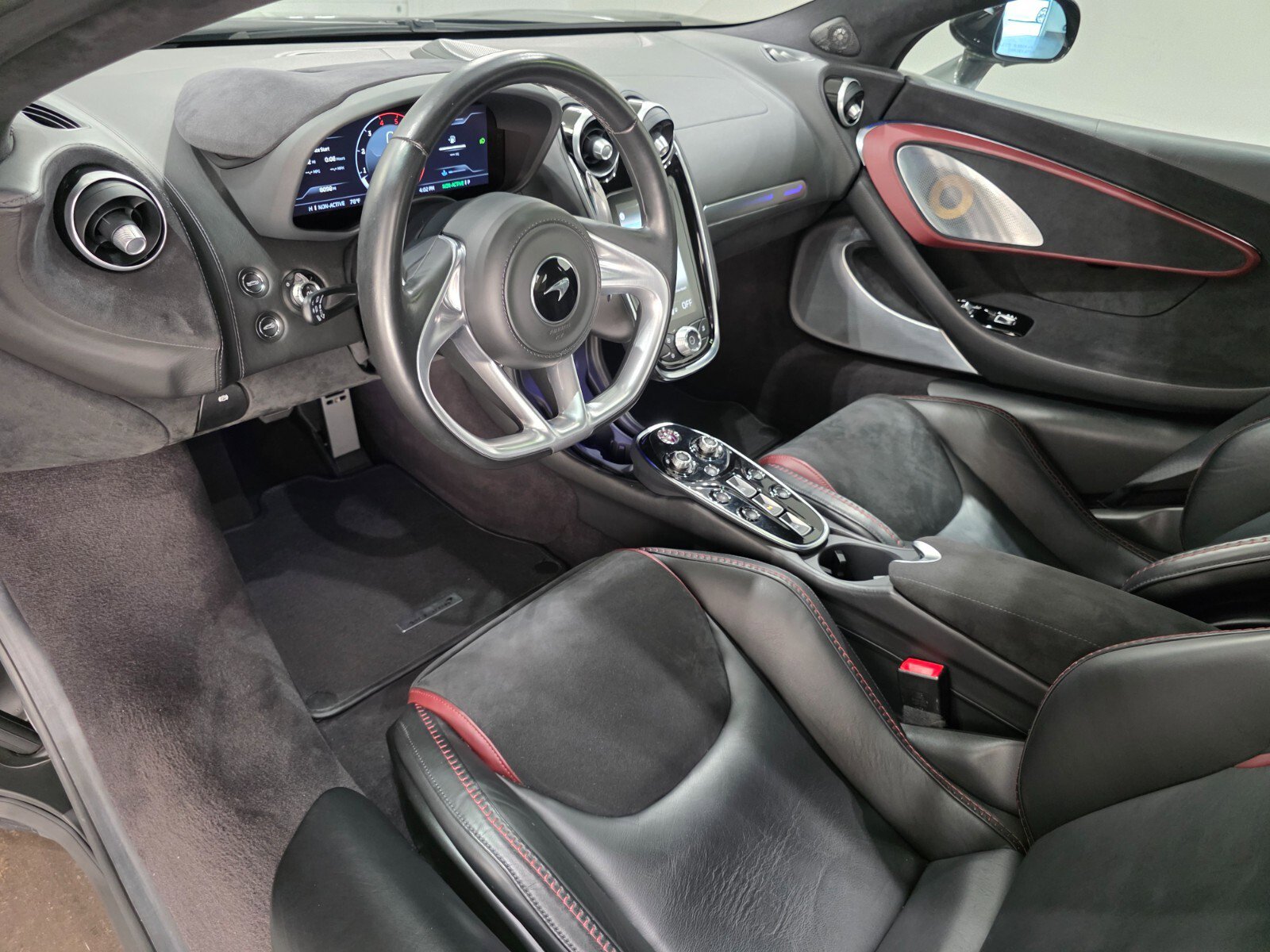 Used 2022 McLaren GT image 7